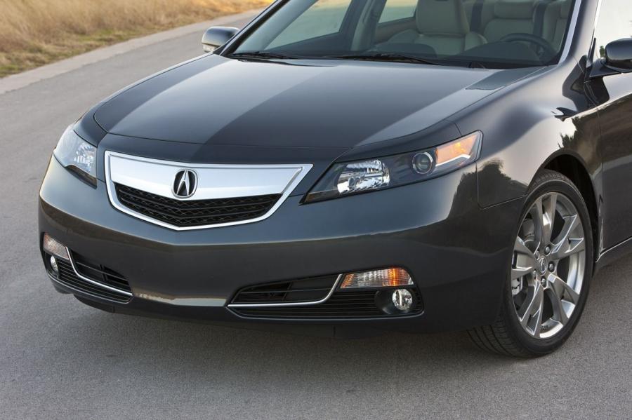 Детали экстерьера Acura TL 2014 года  (фото 19 из 35)